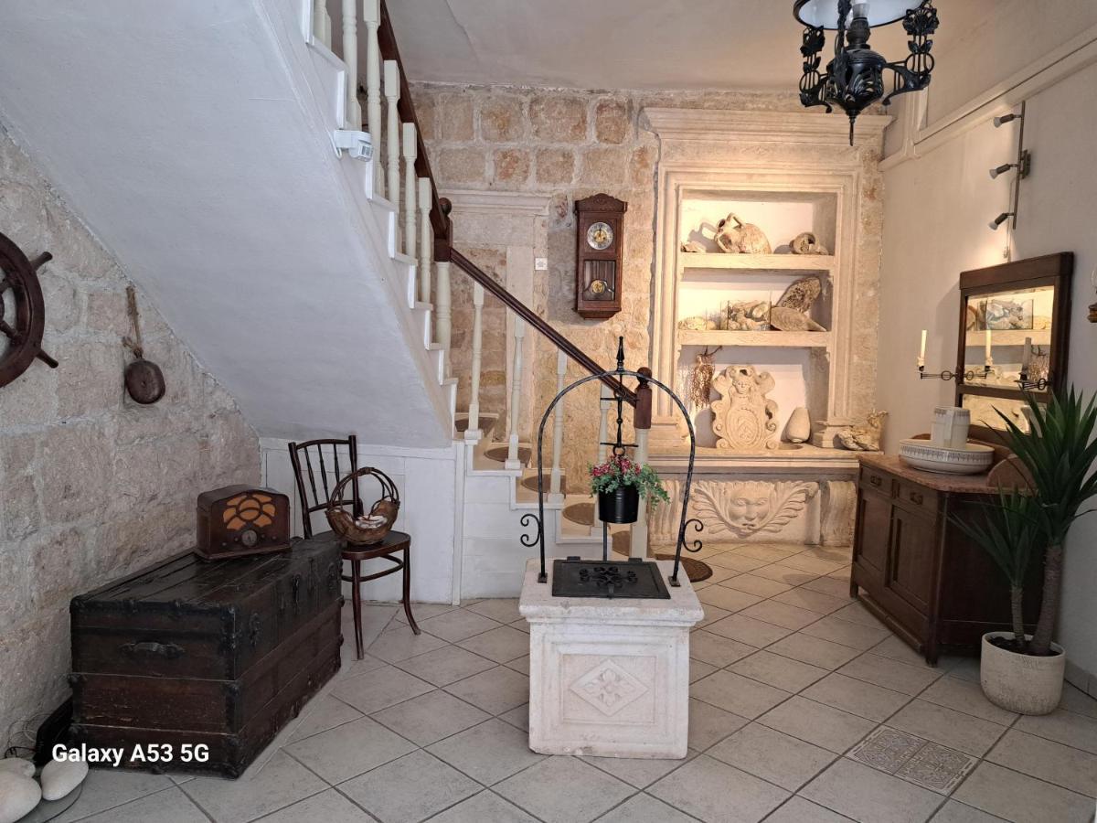 וויס Heritage Rooms Kut מראה חיצוני תמונה