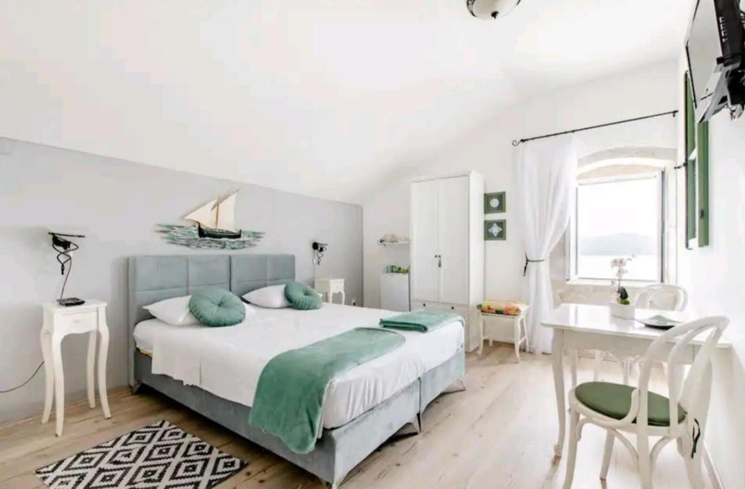 וויס Heritage Rooms Kut חדר תמונה